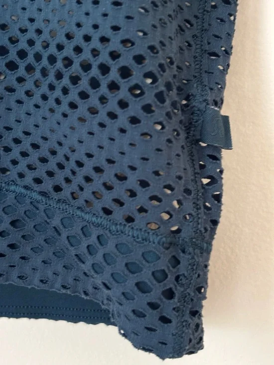 Lululemon Sweat Your Heart Out Short Sleeve Mesh Top Sz 10 Submarine - Picture 4 of 5